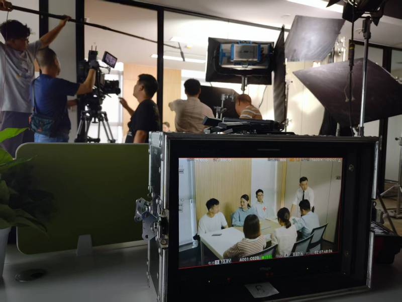 成武县TVC拍摄公司：科技产品视觉化大师，诠释未来感与功能美学